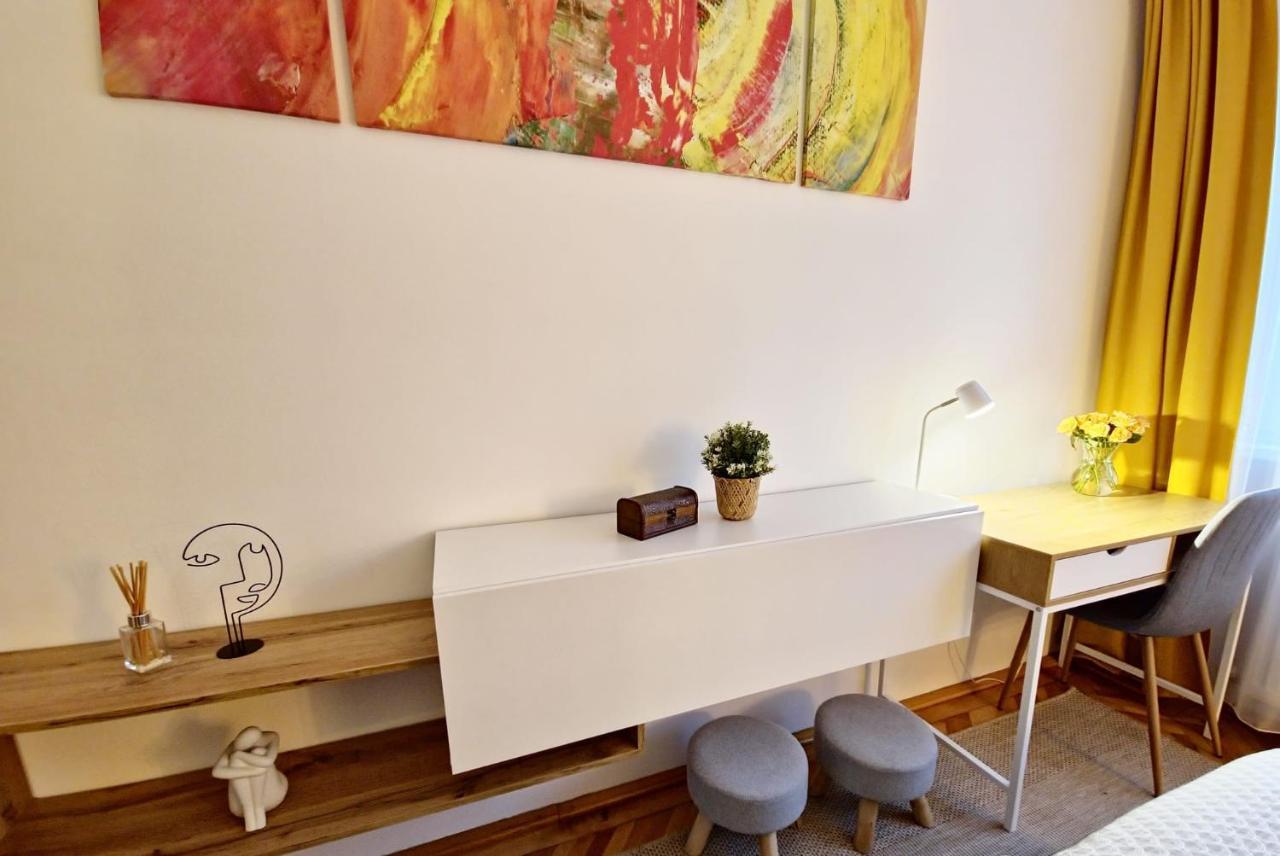 Tusmorez Central Apartment Targu Mures Luaran gambar